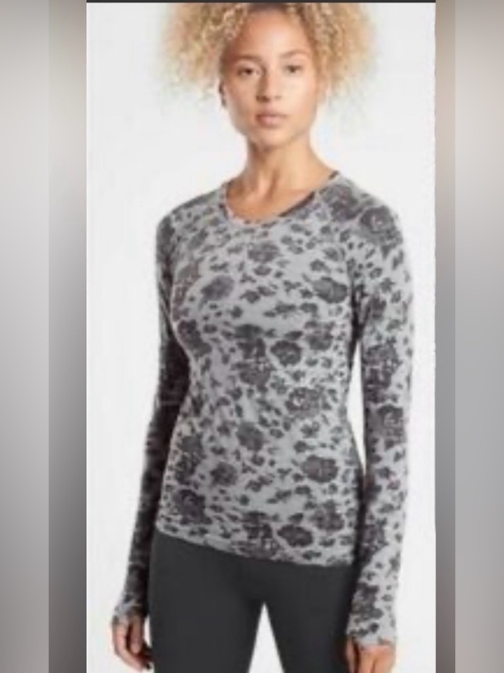 Athleta Light Gray Long Sleeve  Momentum long sleeve Tee Sz small